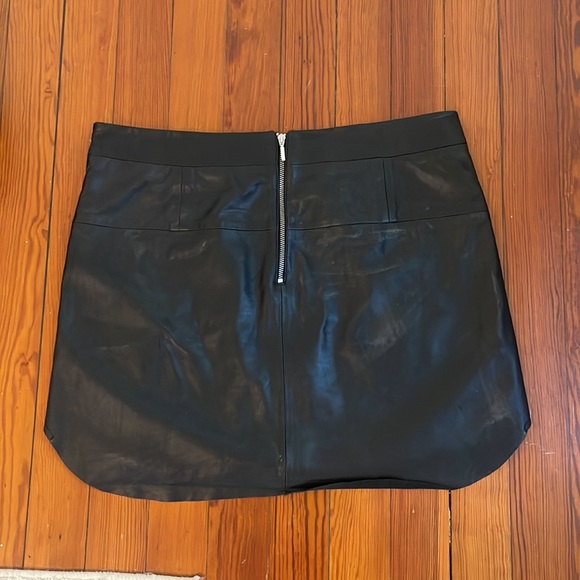 New with tag Karina Grimaldi black real leather skirt. Size medium. Fits like 6 - Picture 6 of 7